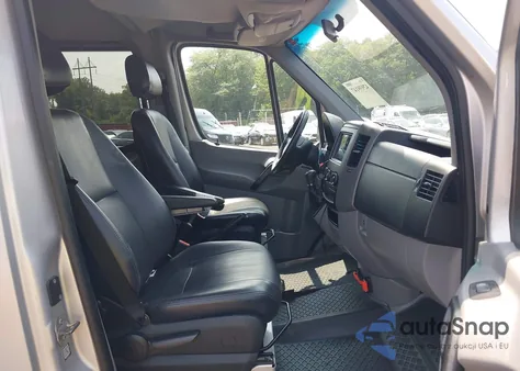 2016 Mercedes-Benz Sprinter 2500 High Roof из США, поврежденный, VIN 8BRPE8DD9GE120838